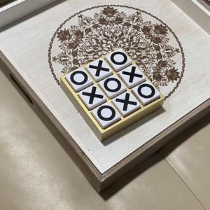 Tabletop tic tac toe